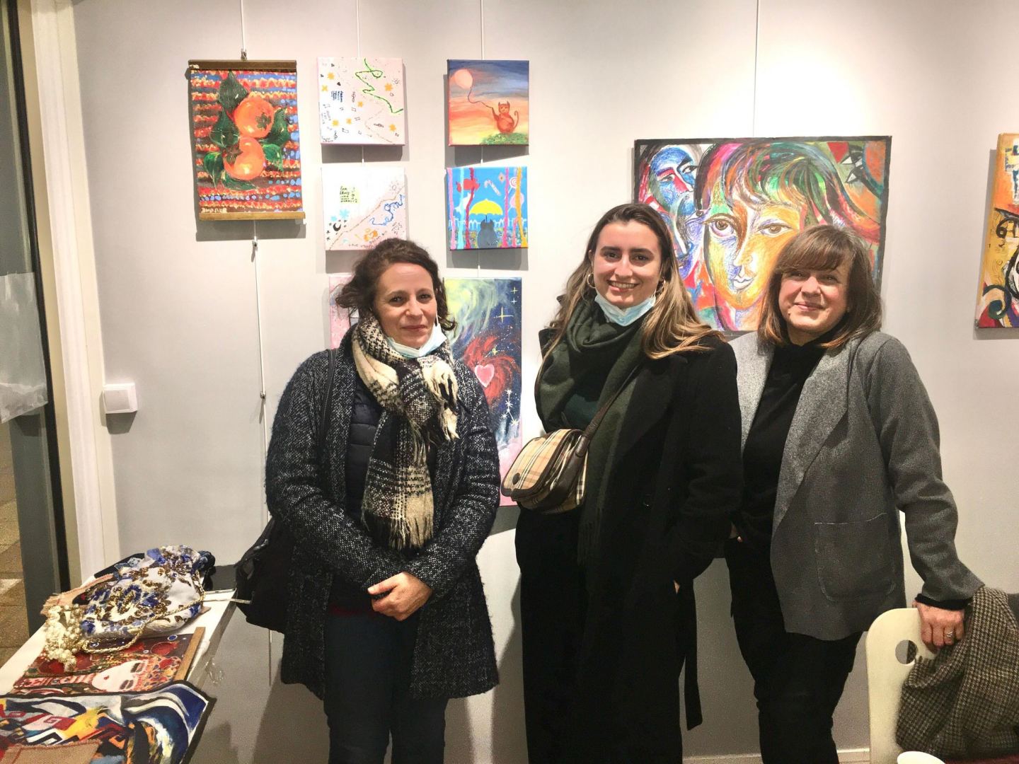 Цвета без границ – парижская публика в восторге от работ азербайджанских художников (ФОТО)