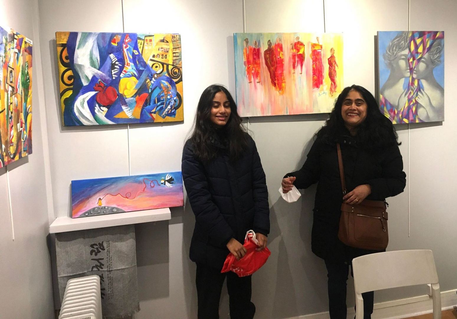 Цвета без границ – парижская публика в восторге от работ азербайджанских художников (ФОТО)