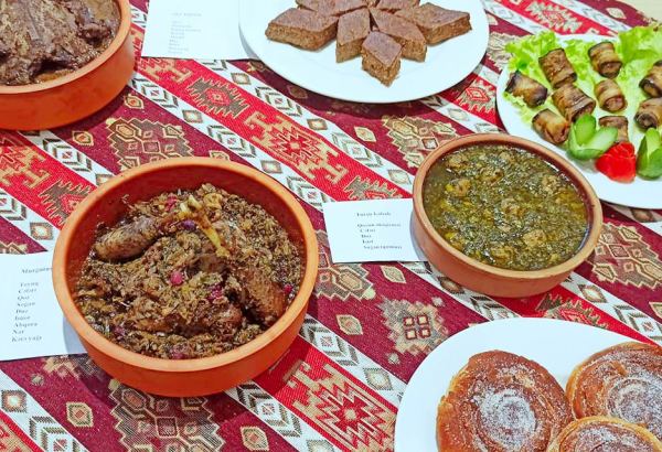 Юбилей с вкусняшками! В Баку прошел праздник национальных блюд (ФОТО)