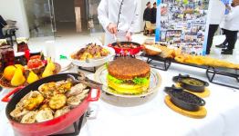 Юбилей с вкусняшками! В Баку прошел праздник национальных блюд (ФОТО)