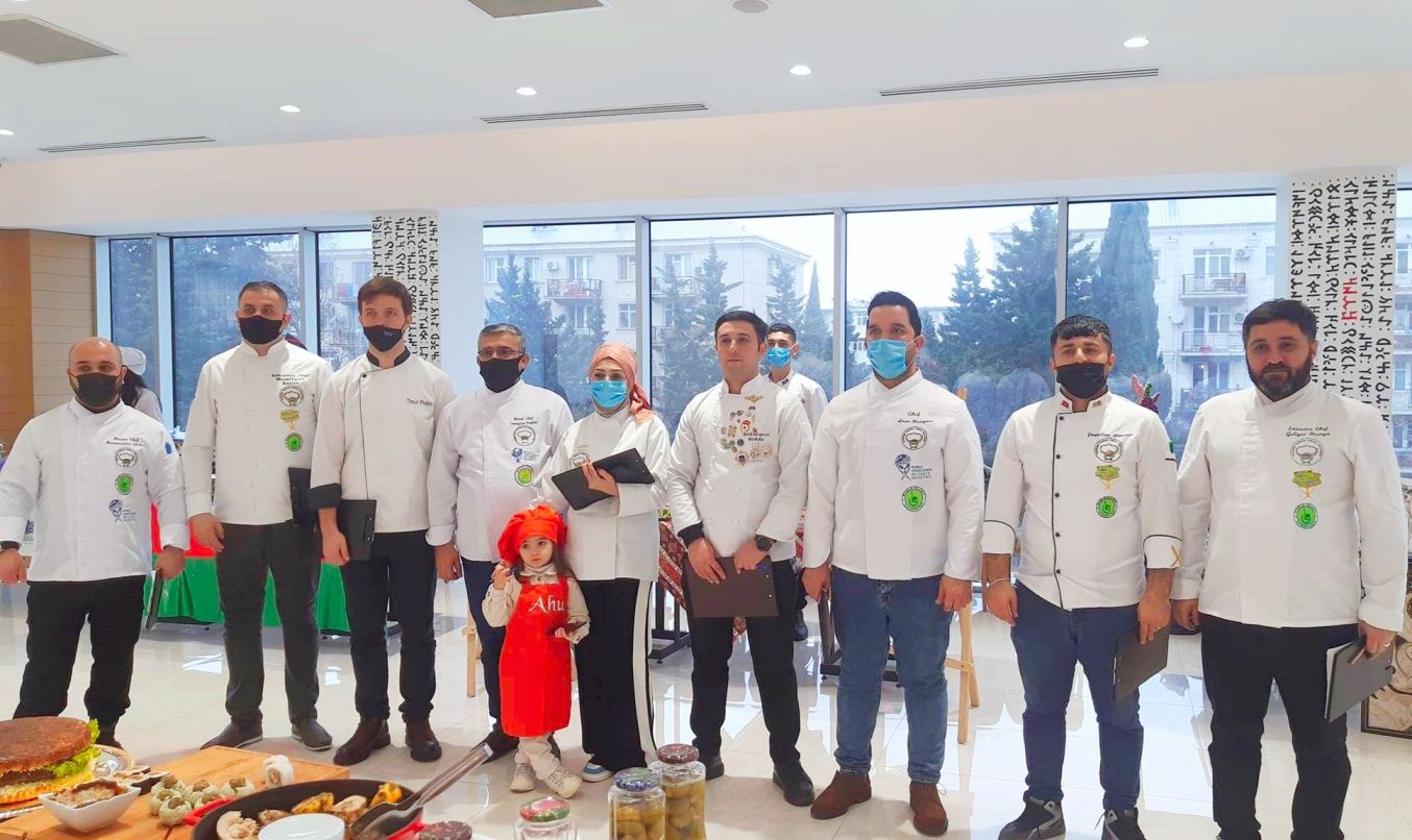 Юбилей с вкусняшками! В Баку прошел праздник национальных блюд (ФОТО)