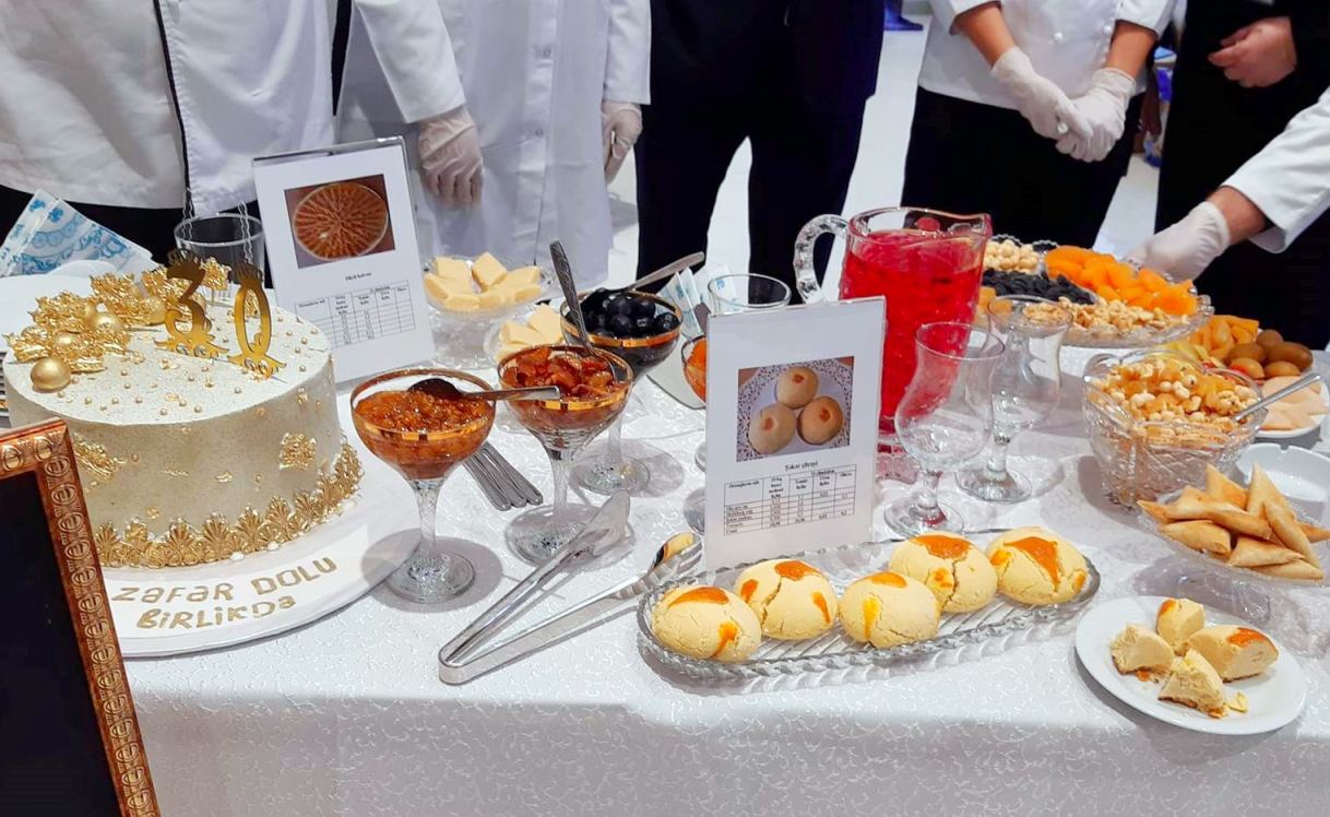 Юбилей с вкусняшками! В Баку прошел праздник национальных блюд (ФОТО)
