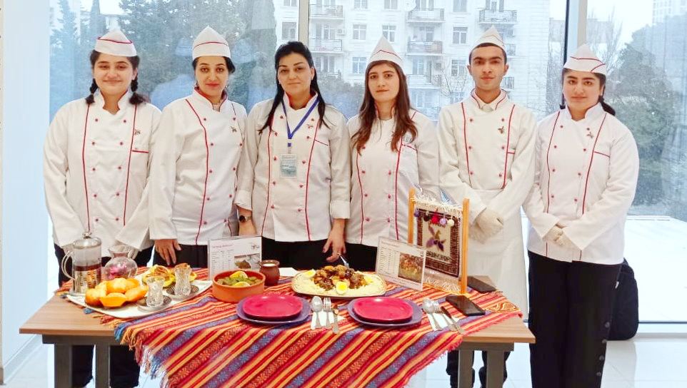 Юбилей с вкусняшками! В Баку прошел праздник национальных блюд (ФОТО)