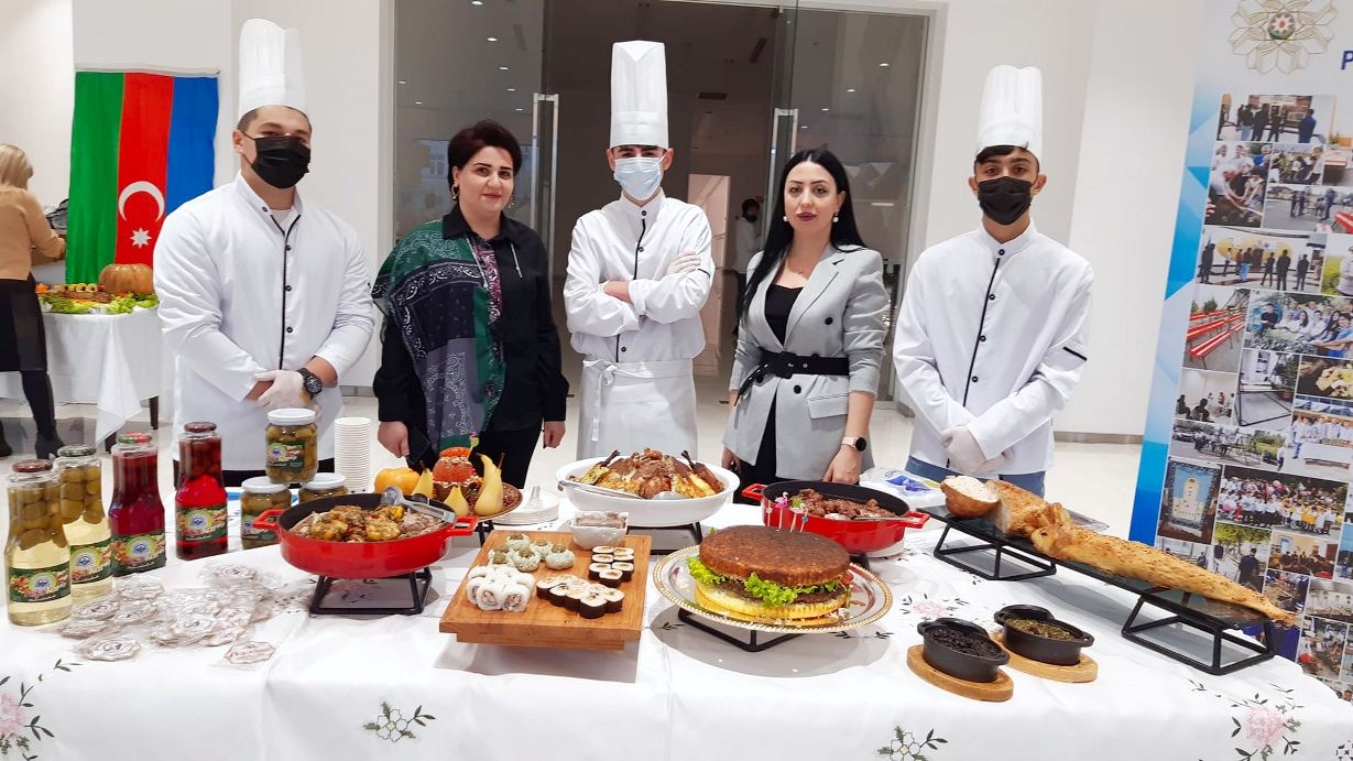 Юбилей с вкусняшками! В Баку прошел праздник национальных блюд (ФОТО)