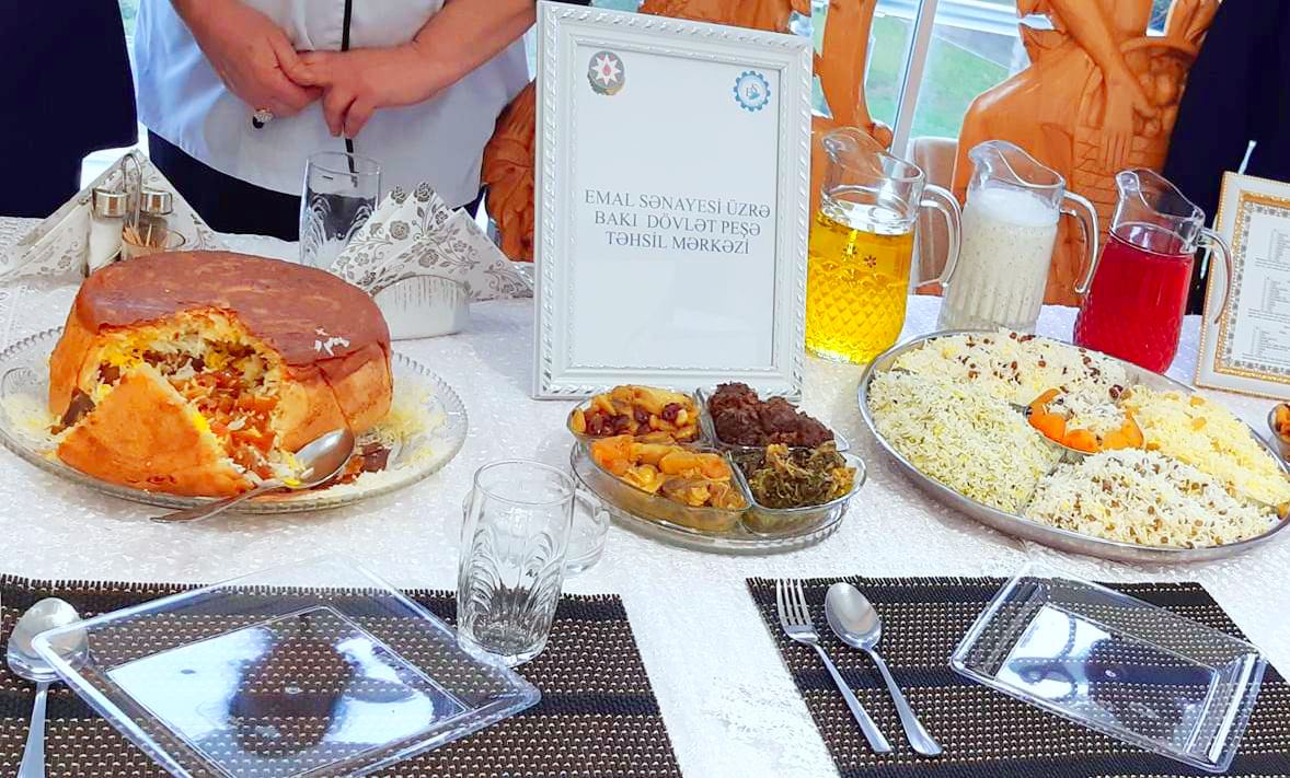 Юбилей с вкусняшками! В Баку прошел праздник национальных блюд (ФОТО)