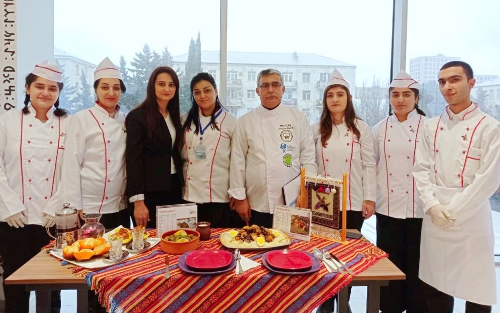 Юбилей с вкусняшками! В Баку прошел праздник национальных блюд (ФОТО)