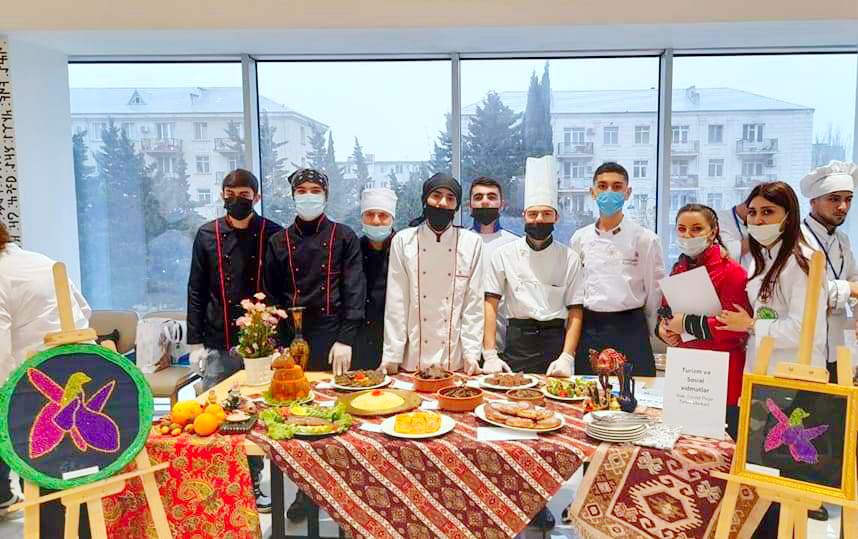 Юбилей с вкусняшками! В Баку прошел праздник национальных блюд (ФОТО)