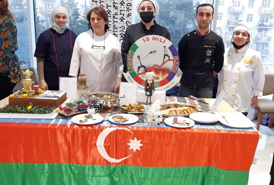 Юбилей с вкусняшками! В Баку прошел праздник национальных блюд (ФОТО)