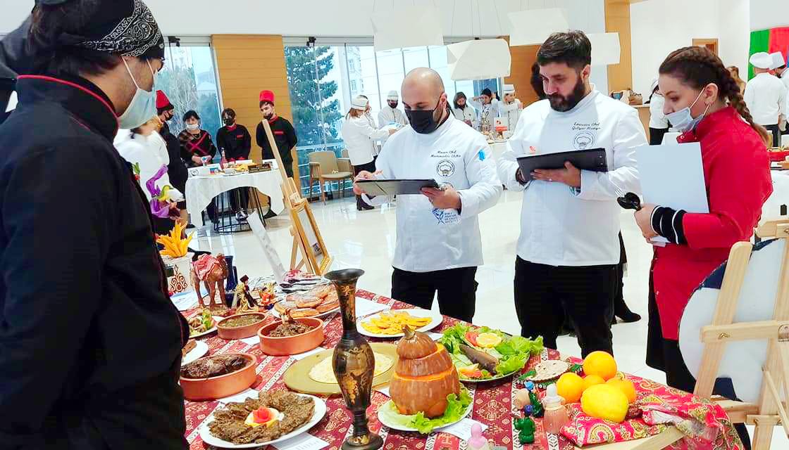 Юбилей с вкусняшками! В Баку прошел праздник национальных блюд (ФОТО)