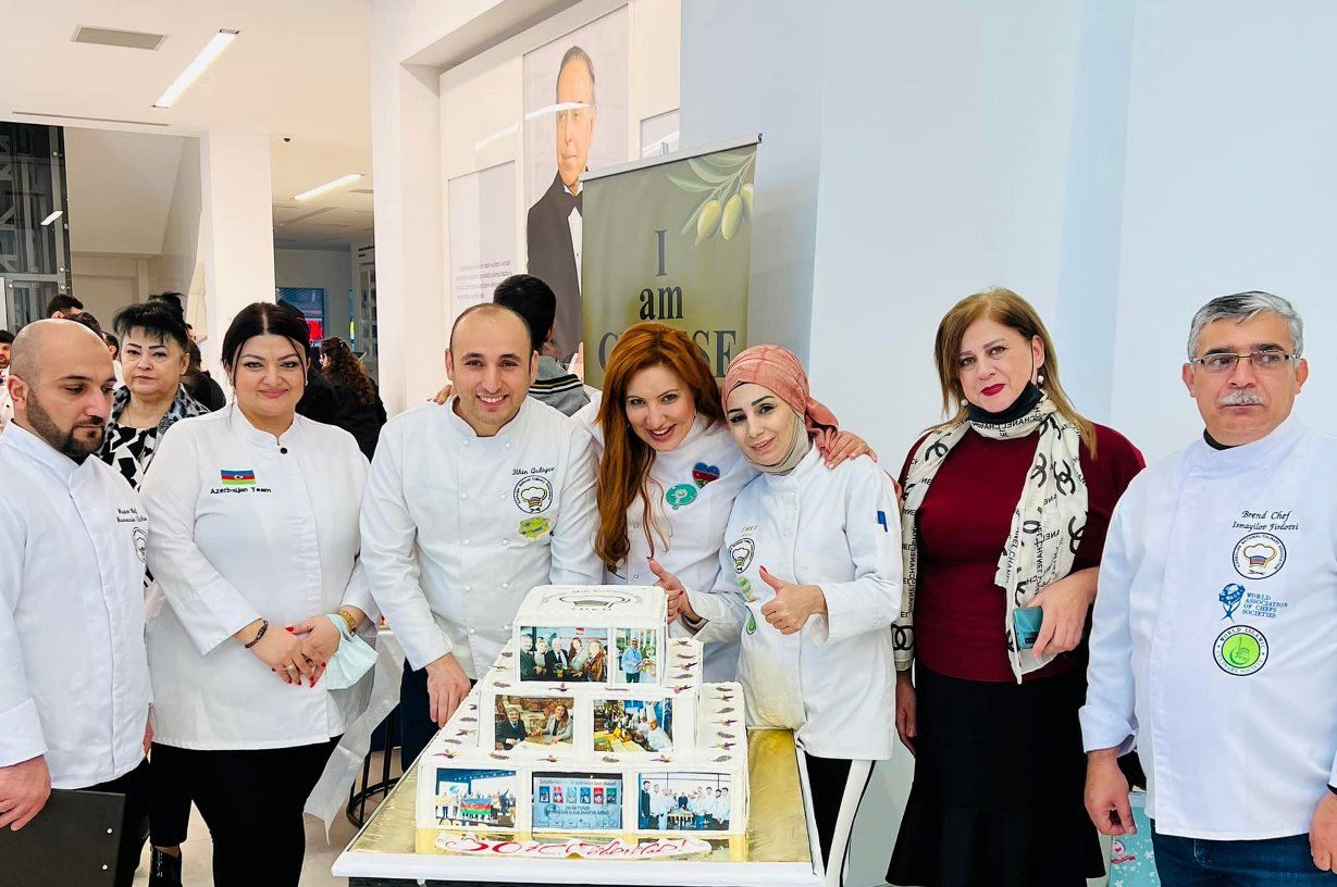 Юбилей с вкусняшками! В Баку прошел праздник национальных блюд (ФОТО)