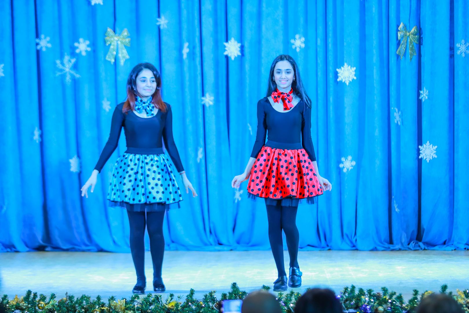 Новогодний праздник в Баку с песнями и танцами, сказочными персонажами (ВИДЕО, ФОТО)