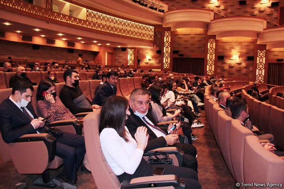 Этот ковер "Карабах" соткан всем Азербайджаном! Состоялась презентация грандиозного проекта Qarabağ ilmələrdə (ФОТО)