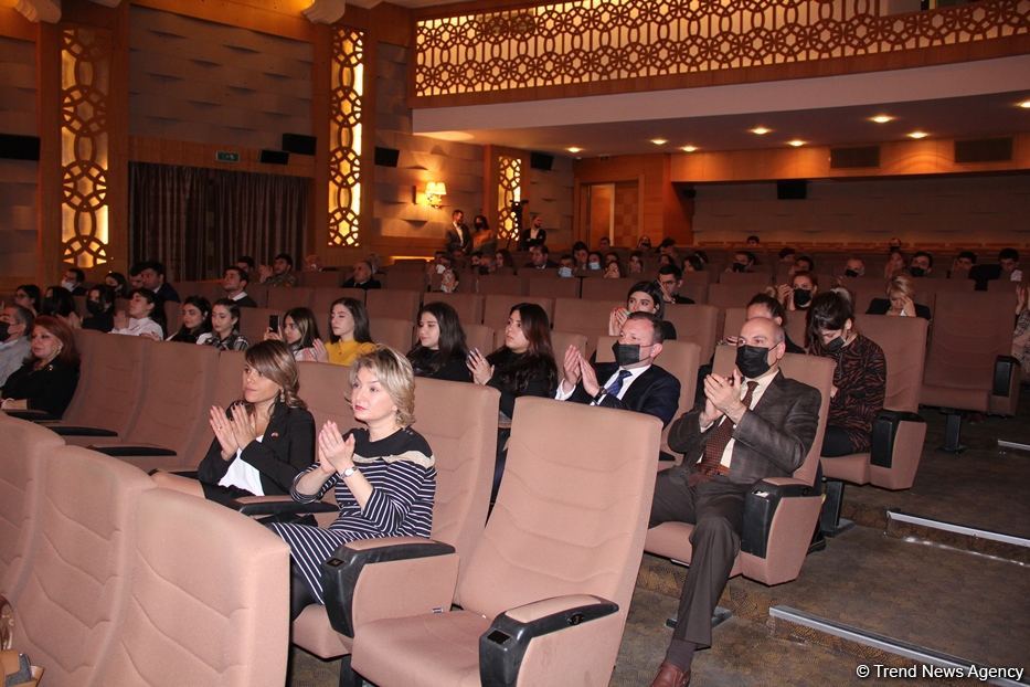 Этот ковер "Карабах" соткан всем Азербайджаном! Состоялась презентация грандиозного проекта Qarabağ ilmələrdə (ФОТО)