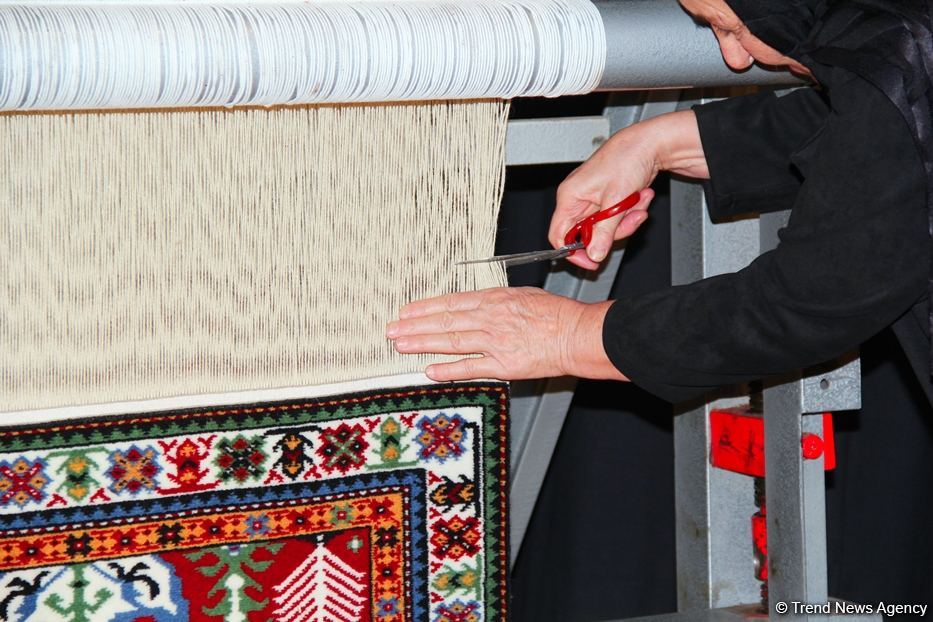 Этот ковер "Карабах" соткан всем Азербайджаном! Состоялась презентация грандиозного проекта Qarabağ ilmələrdə (ФОТО)