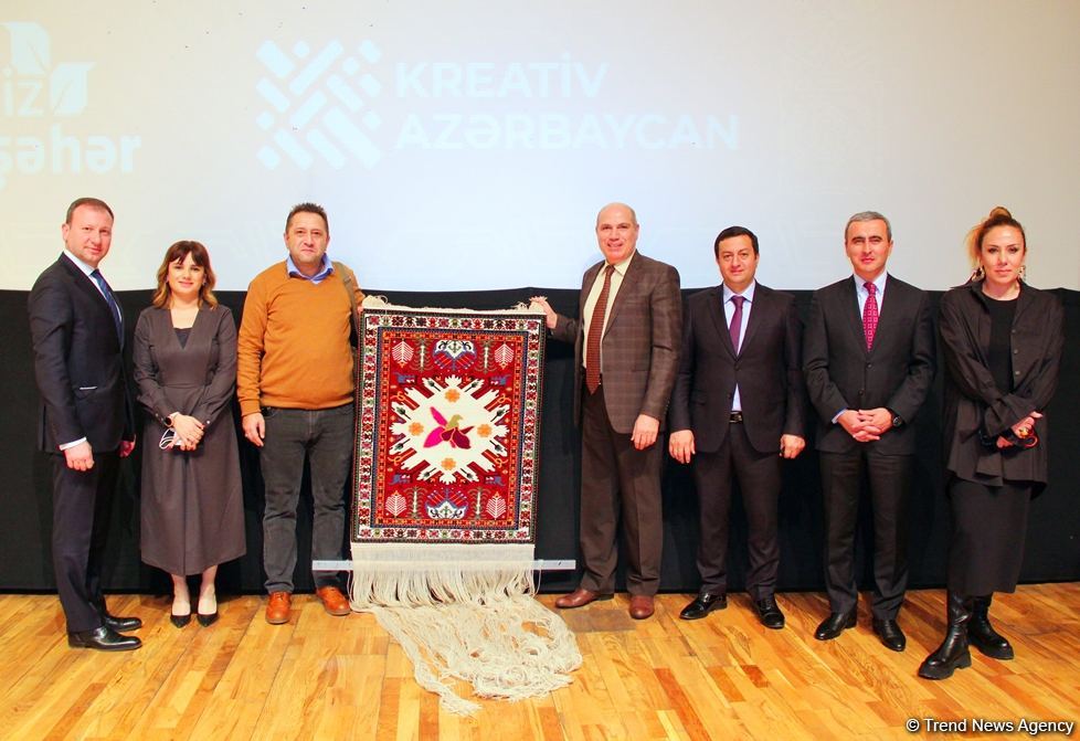 Этот ковер "Карабах" соткан всем Азербайджаном! Состоялась презентация грандиозного проекта Qarabağ ilmələrdə (ФОТО)