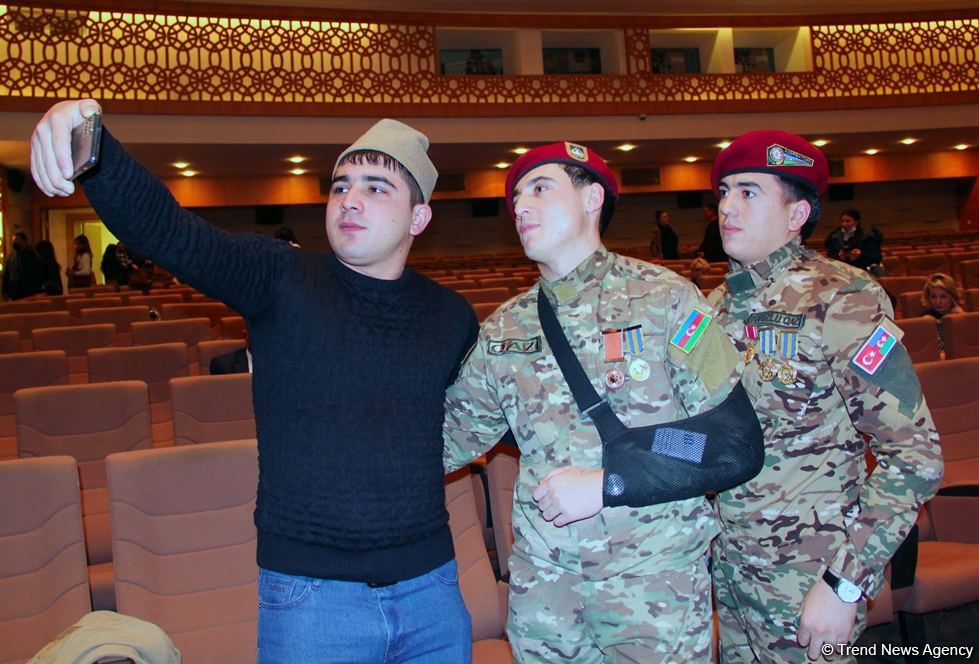 Этот ковер "Карабах" соткан всем Азербайджаном! Состоялась презентация грандиозного проекта Qarabağ ilmələrdə (ФОТО)