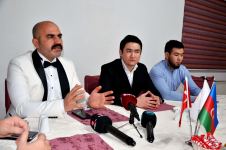 В Баку с концертом выступил известный певец из Казахстана Торегали Тореали (ФОТО)