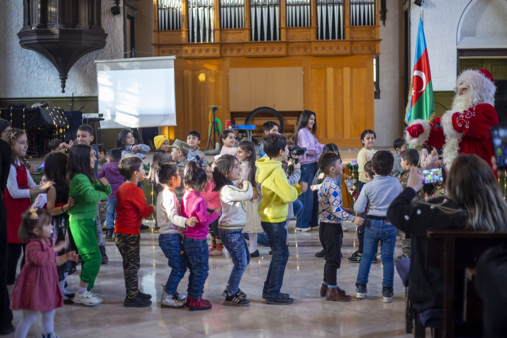 Для детей шехидов и ветеранов Отечественной войны представлена новогодняя программа (ФОТО)