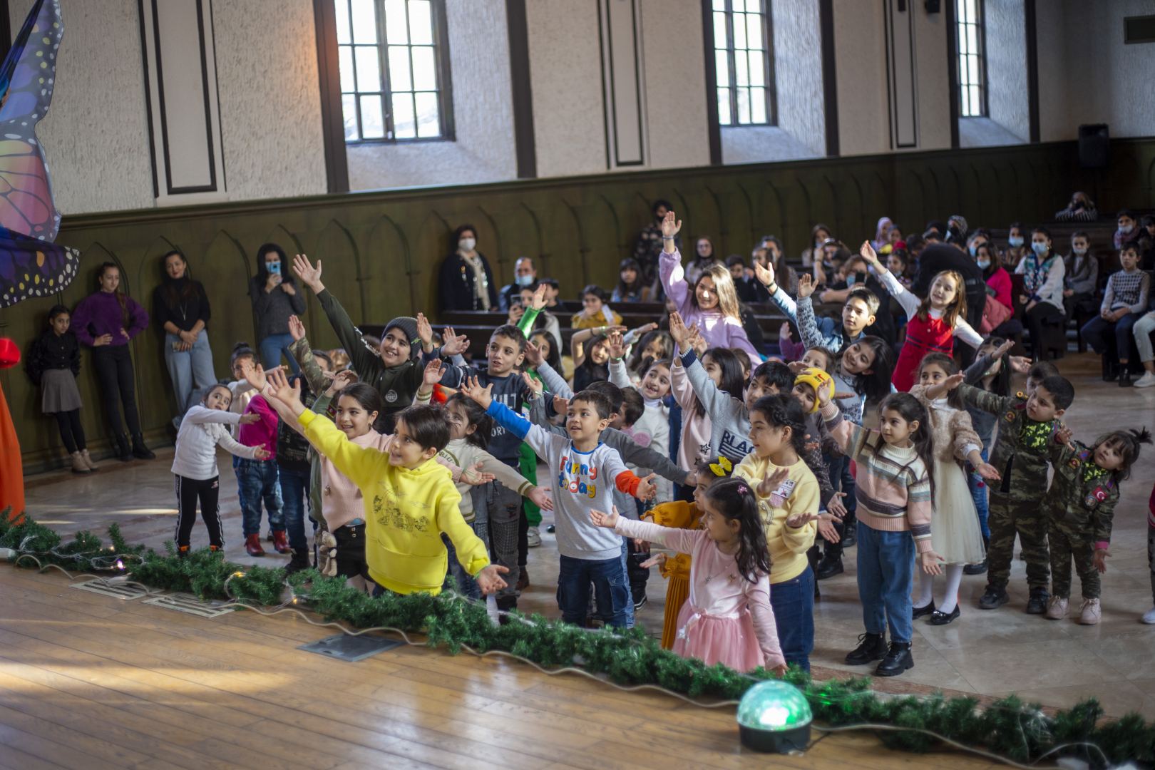 Для детей шехидов и ветеранов Отечественной войны представлена новогодняя программа (ФОТО)