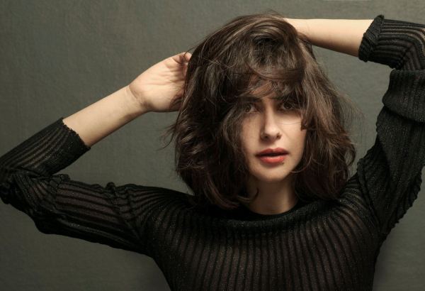 Из-за болезни азербайджанской актрисы приостановлены съемки популярного турецкого сериала (ФОТО)