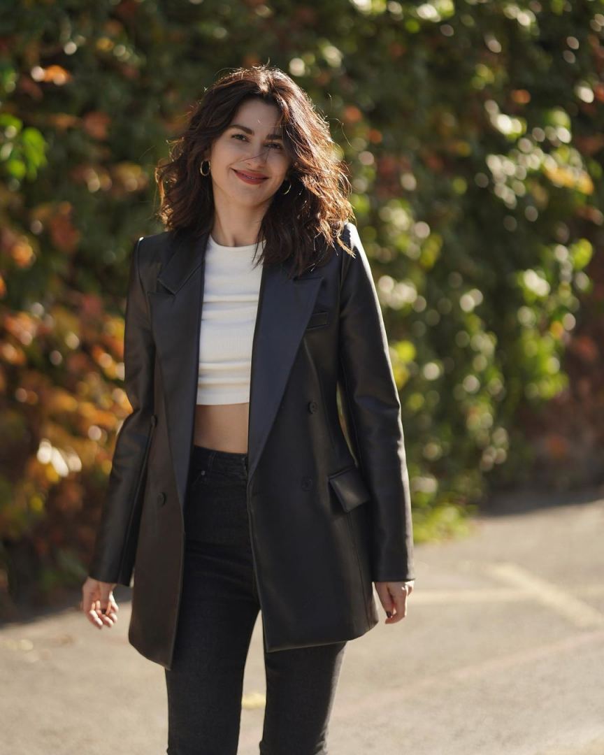 Из-за болезни азербайджанской актрисы приостановлены съемки популярного турецкого сериала (ФОТО)