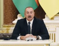 Президент Ильхам Алиев и Президент Володимир Зеленский выступили с заявлениями для печати (ФОТО/ВИДЕО) (версия 2)