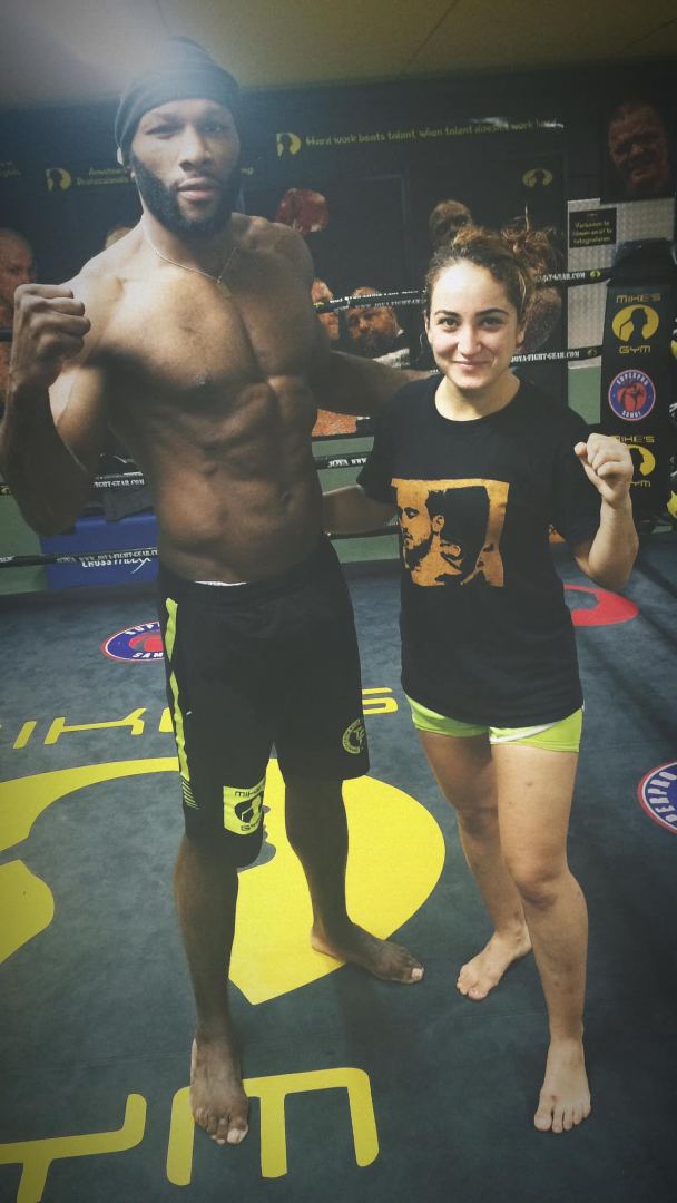 Эксклюзив из Нидерландов! Азербайджанская красавица с железными кулаками и зажигательным характером – интервью (ВИДЕО, ФОТО)