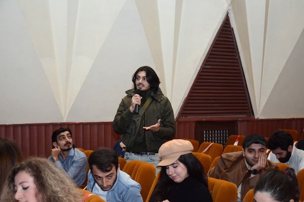 Первый замминистра культуры встретился с молодыми азербайджанскими актерами (ФОТО)