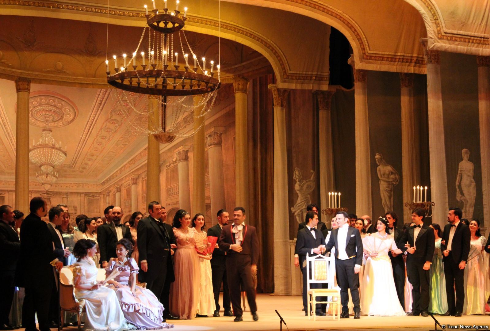 Рамиль Гасымов и Инара Бабаева оказались в Париже XIX века, или Как разрушились мечты о счастье (ФОТО/ВИДЕО)