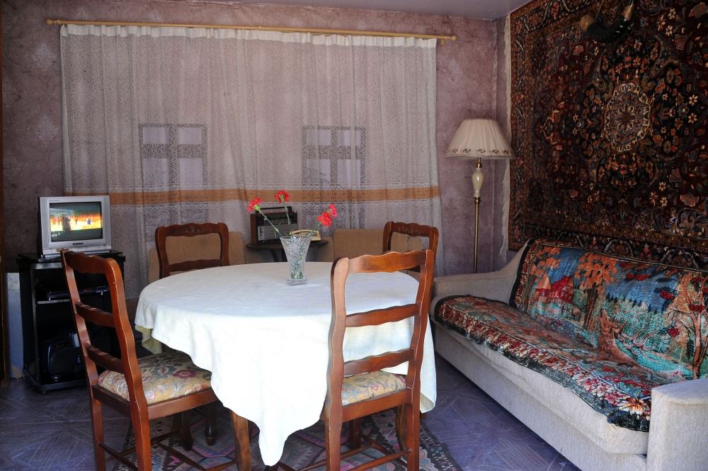 В Ичери шехер создан макет дома, декорированный в стиле 90-х (ФОТО)