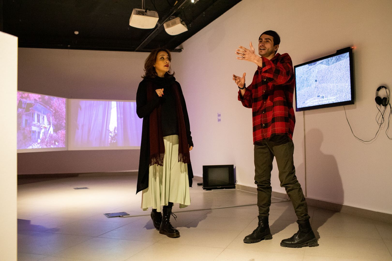 В ARTIM состоялась премьера необычного спектакля "Попутчик по дороге в ад" в различных языковых вариациях (ВИДЕО, ФОТО)