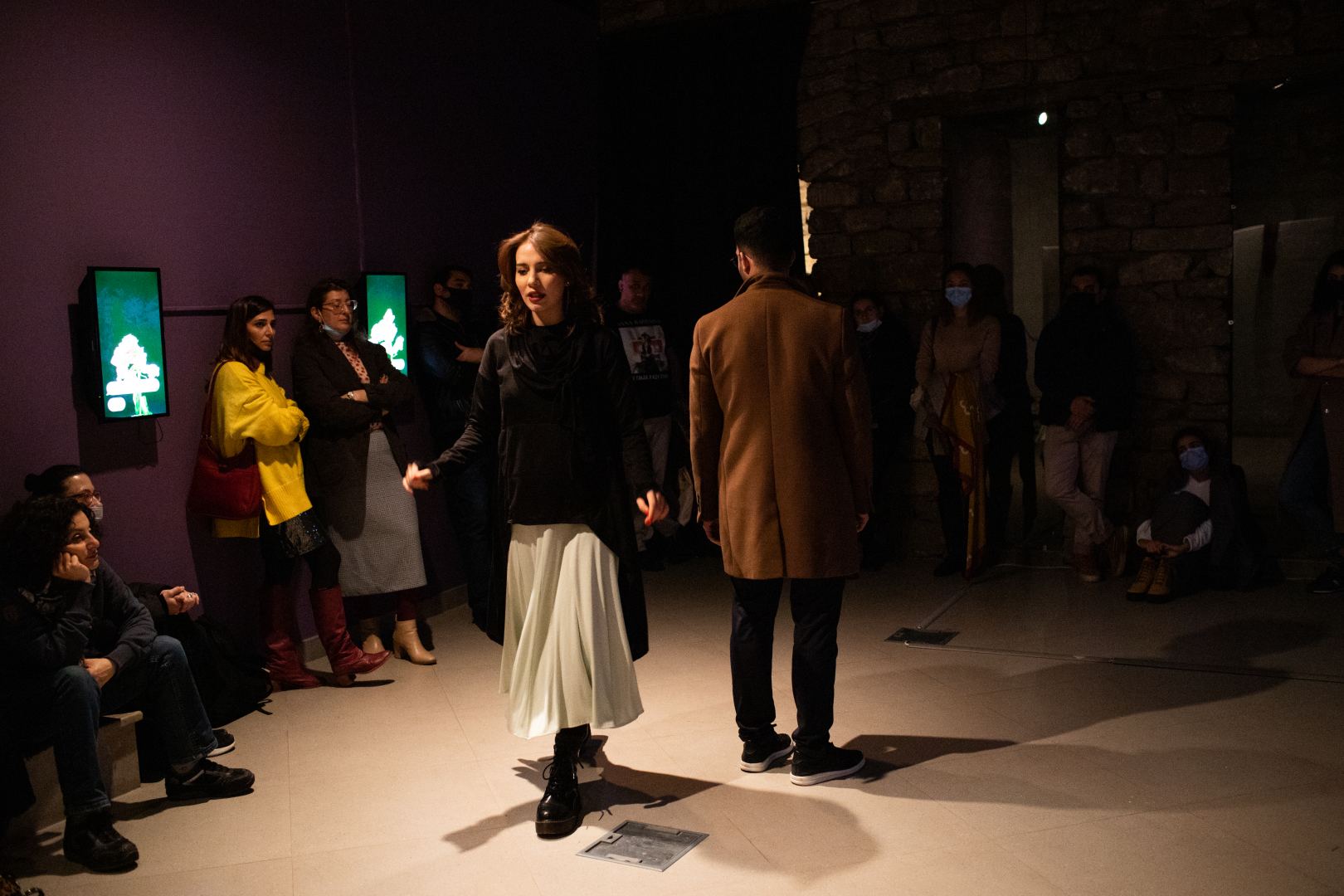 В ARTIM состоялась премьера необычного спектакля "Попутчик по дороге в ад" в различных языковых вариациях (ВИДЕО, ФОТО)