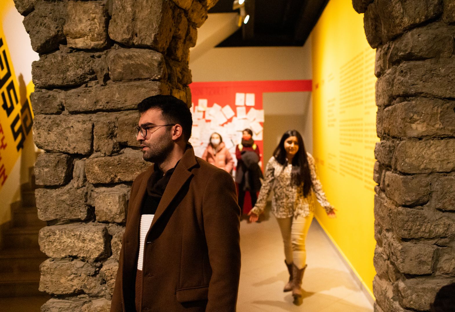 В ARTIM состоялась премьера необычного спектакля "Попутчик по дороге в ад" в различных языковых вариациях (ВИДЕО, ФОТО)