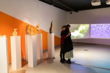 В ARTIM состоялась премьера необычного спектакля "Попутчик по дороге в ад" в различных языковых вариациях (ВИДЕО, ФОТО)