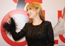 Турецкие звезды Хазал Кая, Селин Шекерджи и Энис Арыкан вызвали восторг и ликование бакинских поклонников (ФОТО)