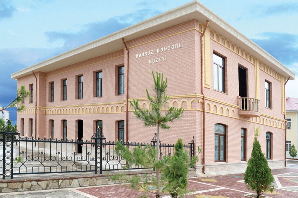 Азербайджанский художник перенес тяжелую  болезнь и прожил всего 30 лет… (ФОТО)