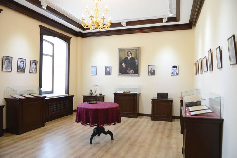 Азербайджанский художник перенес тяжелую  болезнь и прожил всего 30 лет… (ФОТО)