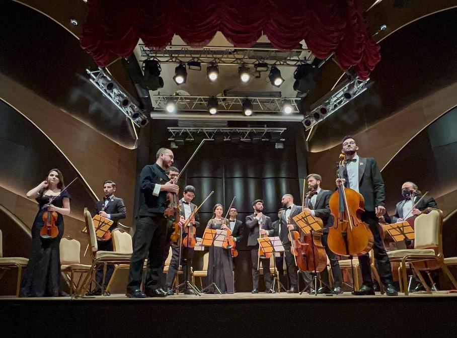 Два портрета - азербайджанца и японца (ВИДЕО/ФОТО)