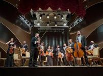 Два портрета - азербайджанца и японца (ВИДЕО/ФОТО)