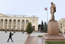 Президент Ильхам Алиев совершил поездку в город Гянджа (ФОТО/ВИДЕО)