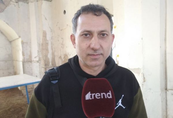 Уроженец Агдама привез в родной город книги отца, чтобы передать их в дар мечети (ФОТО)