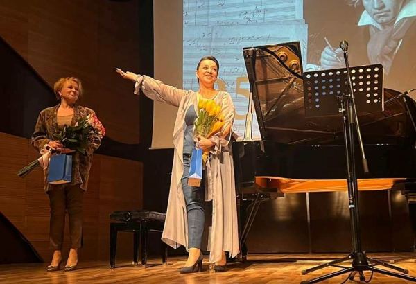 Завораживает, окрыляет, вдохновляет… - Komm, Hoffnung в Баку (ФОТО/ВИДЕО)