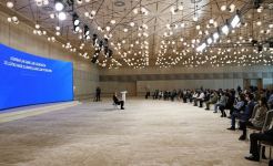 Президент Ильхам Алиев принял участие в Молодежном форуме, посвященном 25-летию Дня азербайджанской молодежи (ФОТО/ВИДЕО)