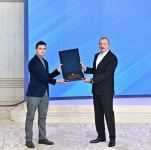 Президент Ильхам Алиев принял участие в Молодежном форуме, посвященном 25-летию Дня азербайджанской молодежи (ФОТО/ВИДЕО)