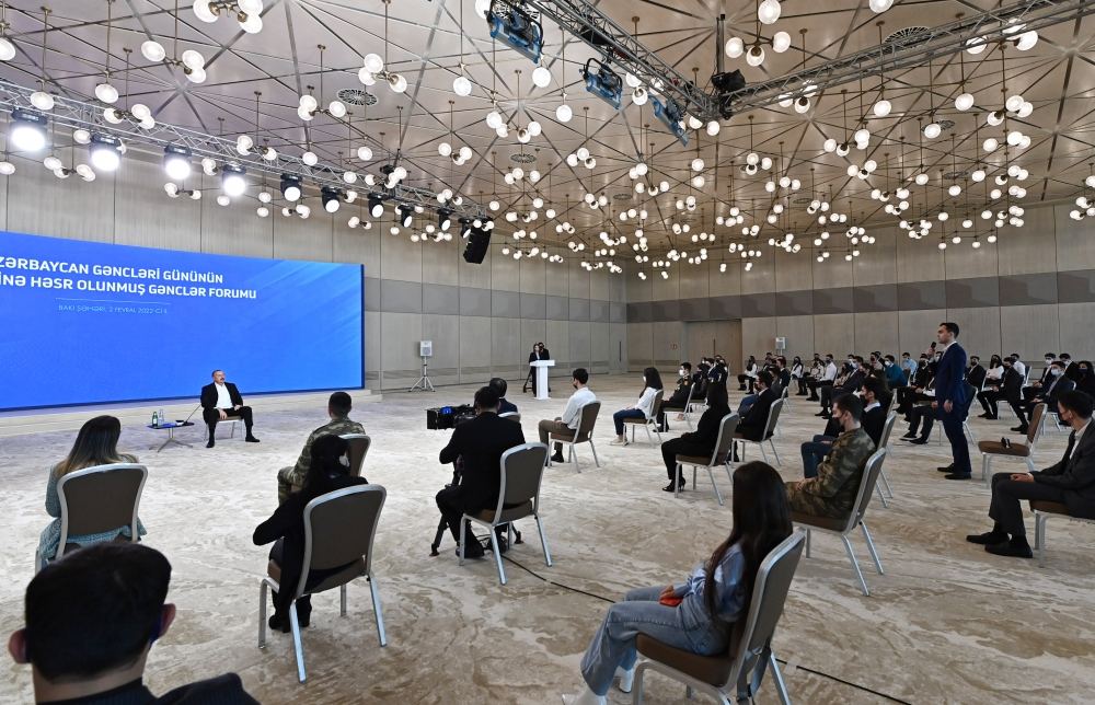 Президент Ильхам Алиев принял участие в Молодежном форуме, посвященном 25-летию Дня азербайджанской молодежи (ФОТО/ВИДЕО)