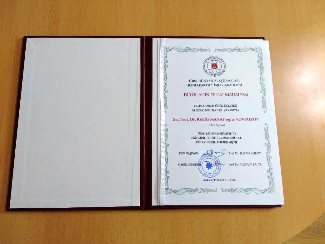 Рафиг Новрузов удостоен в Турции премии "Ученый тюркского мира" и медали "Золотая звезда" (ФОТО)