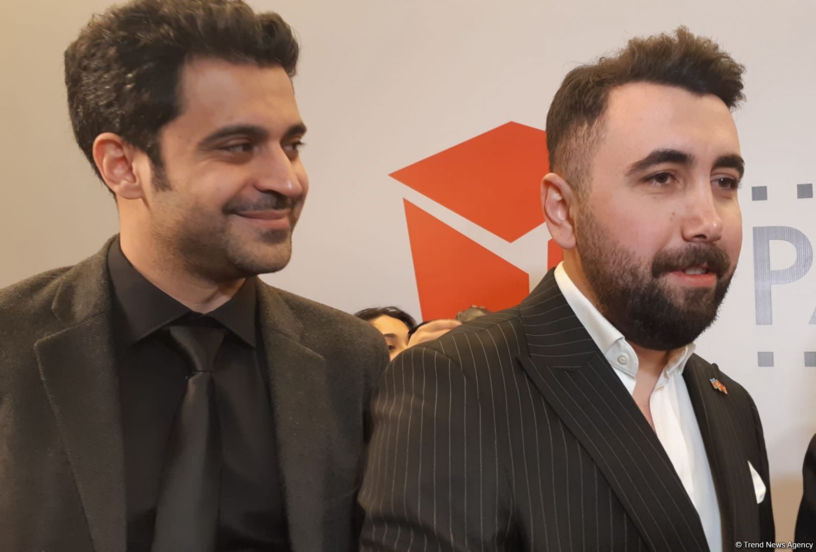 Как звезды турецкого кино "устроили" для бакинцев захватывающий форсаж (ФОТО)