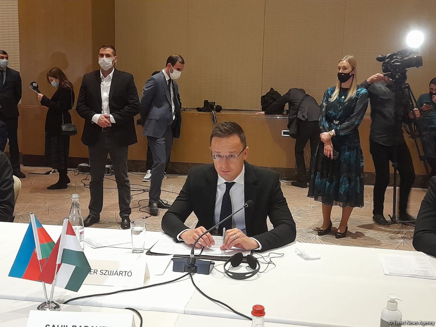 Венгрия всегда поддерживала территориальную целостность Азербайджана - Петер Сиярто