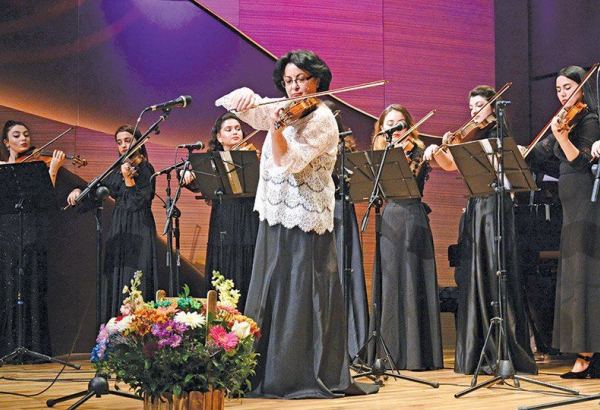 Detaşe - в Баку состоялась премьера вальса немецкого композитора  (ФОТО)