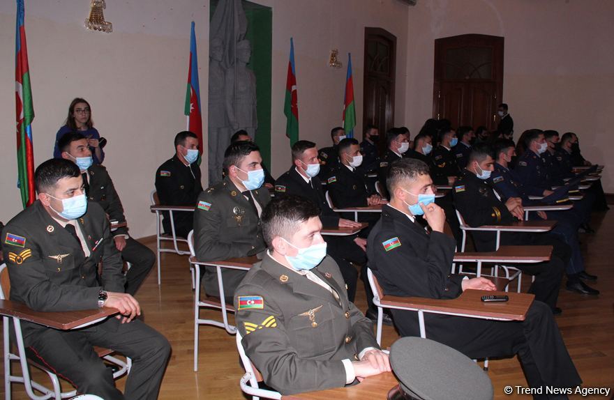 В Доме офицеров в Баку прошла презентация проекта, посвященного Национальному герою Мубаризу Ибрагимову (ФОТО)